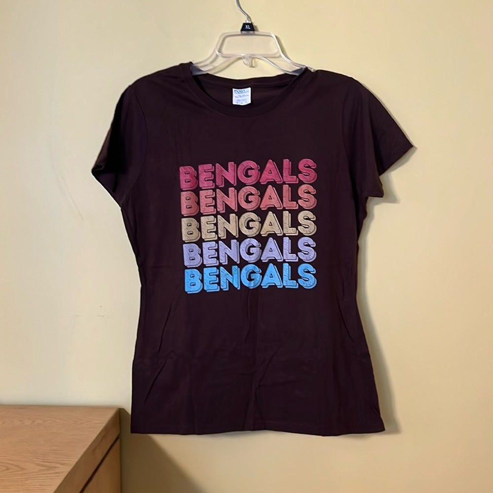 Bengals T shirt in excellent like new condition